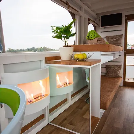 Botel Lisa Boot 2 *